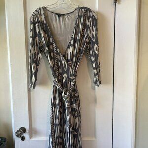 Banana Republic wrap dress, size small, ikat pattern, gray and white